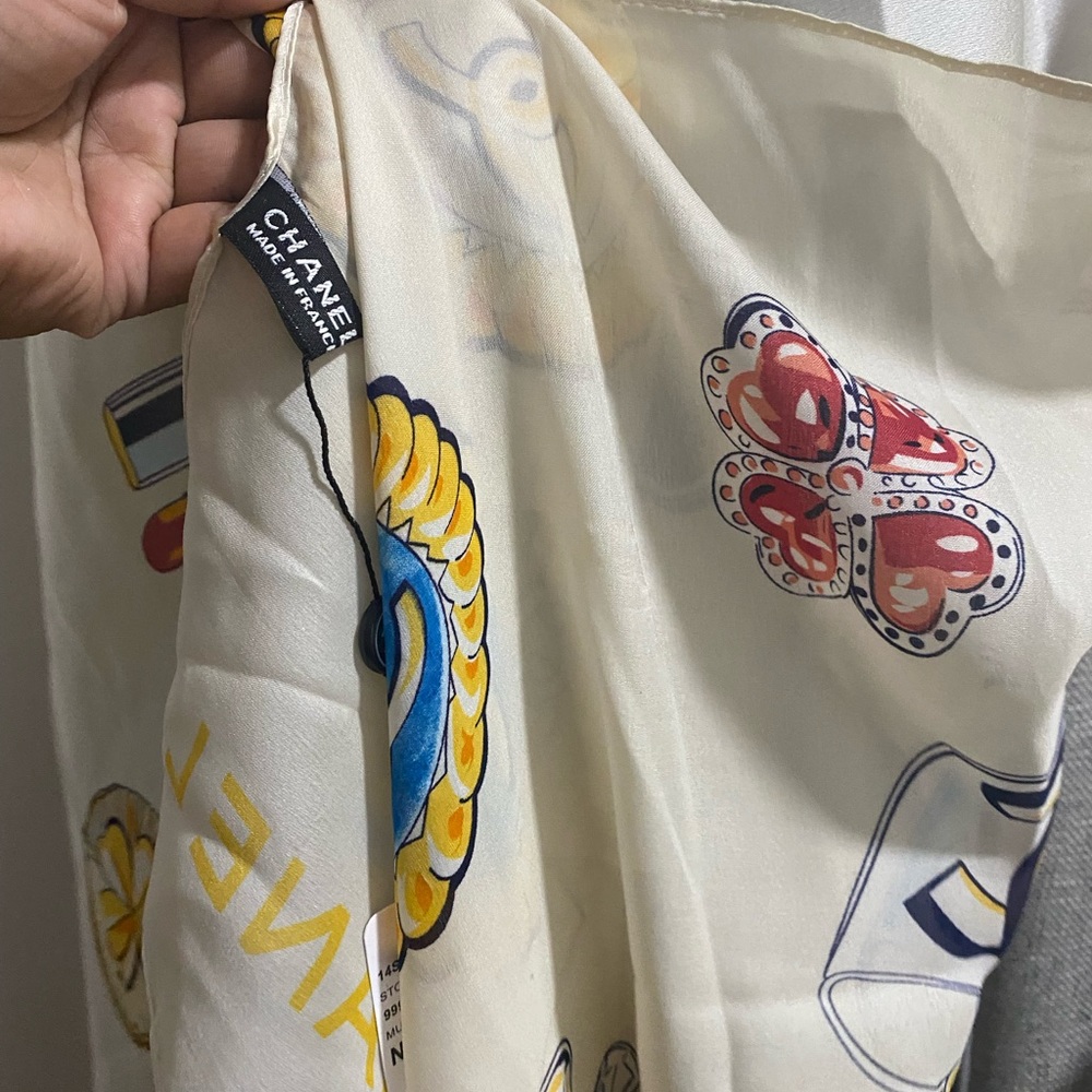 Scarf Neckerchief 34" X 34" NICE
